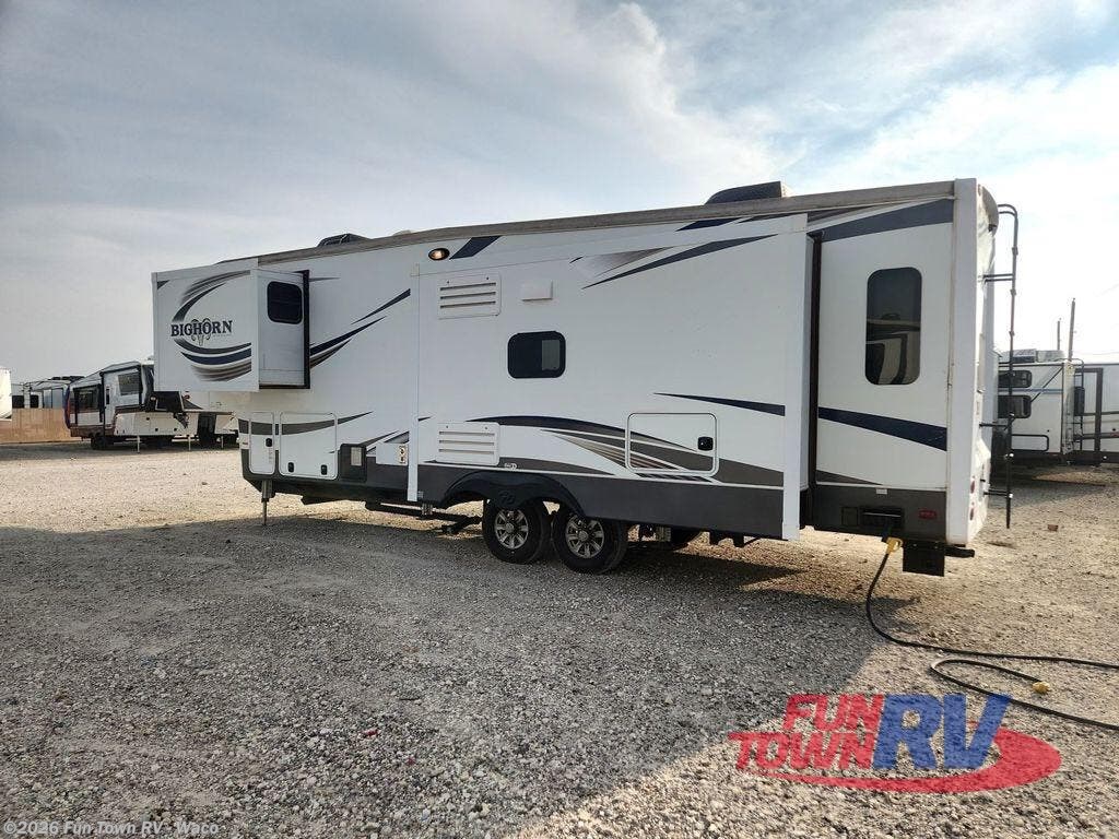 Used 2016 Heartland Bighorn 3270RS available in Hewitt, Texas