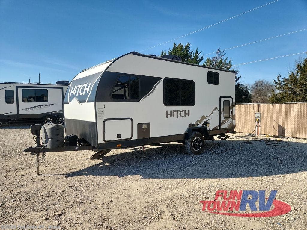 2022 Cruiser RV Hitch 17BH - Used Travel Trailer For Sale by Fun Town RV - Waco in Hewitt, Texas