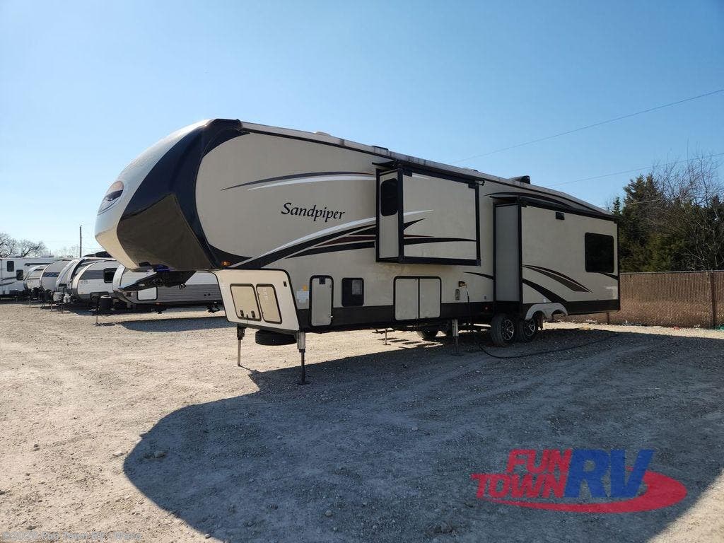 2017 Sandpiper 378FB by Forest River from Fun Town RV - Waco in Hewitt, Texas