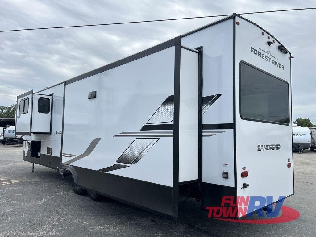 2026 Forest River Sandpiper 3900HBLR - New Fifth Wheel For Sale by Fun Town RV - Waco in Hewitt, Texas features Slideout