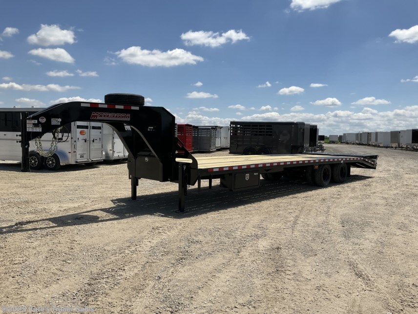 New 2025 Midsota FB 102X32&apos; Gooseneck Trailer / Twin Jumbo Ramps available in Arthur, Illinois