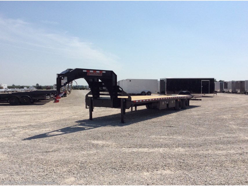 New 2025 Midsota 102X36&apos; Gooseneck  AIR RIDE Hydro Dove+Jacks available in Arthur, Illinois