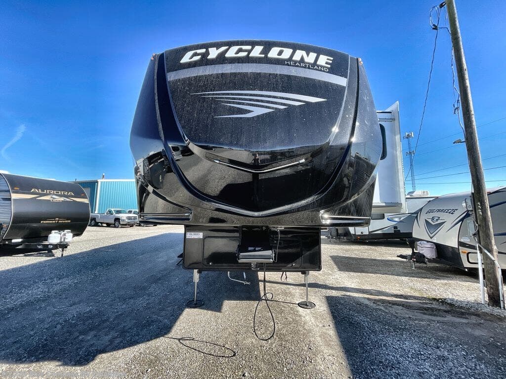 New 2026 Heartland Cyclone 3914 available in Delaware, Ohio