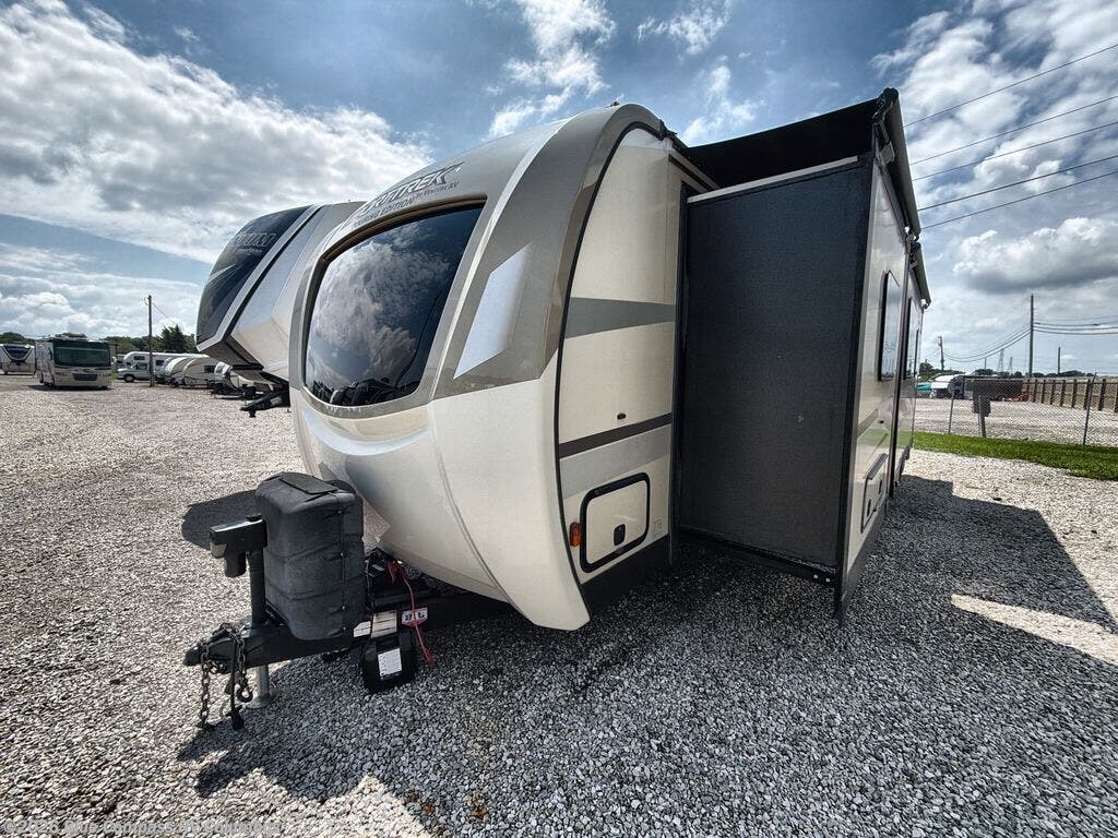 Used 2020 Venture RV SportTrek Touring Edition 302VRB available in Delaware, Ohio