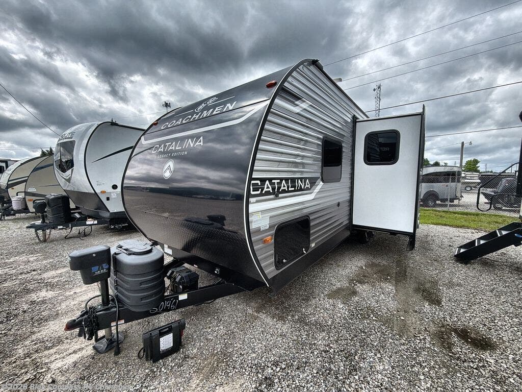 Used 2025 Coachmen Catalina Legacy 243RBS available in Delaware, Ohio