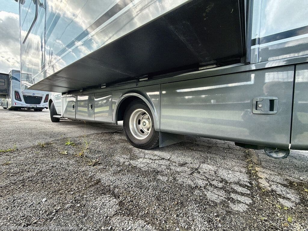 Used 2024 Tiffin Wayfarer 25 RW available in Delaware, Ohio