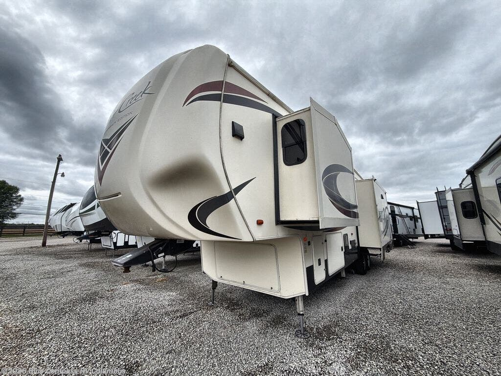 2018 Cedar Creek Silverback 33IK by Forest River from Blue Compass RV Columbus in Delaware, Ohio