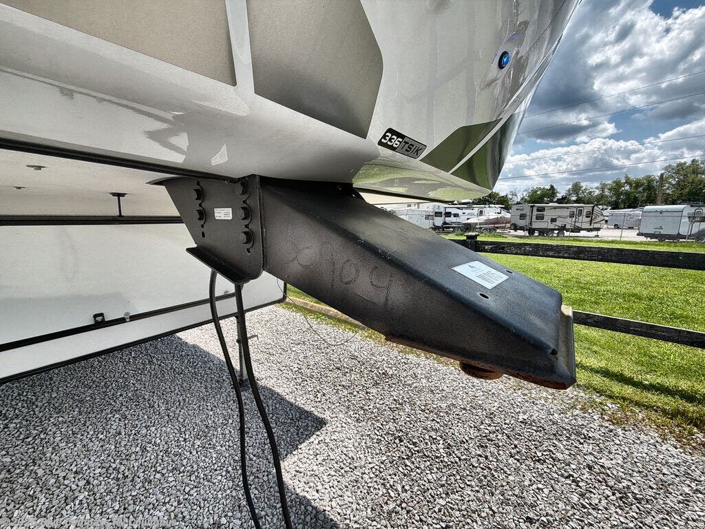2024 Chaparral 336TSIK by Coachmen from Blue Compass RV Columbus in Delaware, Ohio