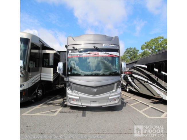 2022 Fleetwood Discovery LXE 44B - New Class A For Sale by National Indoor RV Centers in Lawrenceville, Georgia