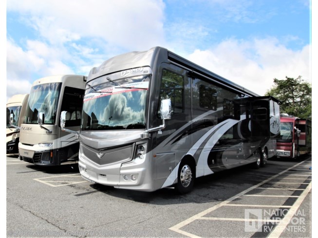 New 2022 Fleetwood Discovery LXE 44B available in Lawrenceville, Georgia
