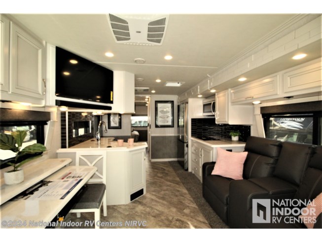 2023 Southwind 36GL by Fleetwood from National Indoor RV Centers in Lawrenceville, Georgia