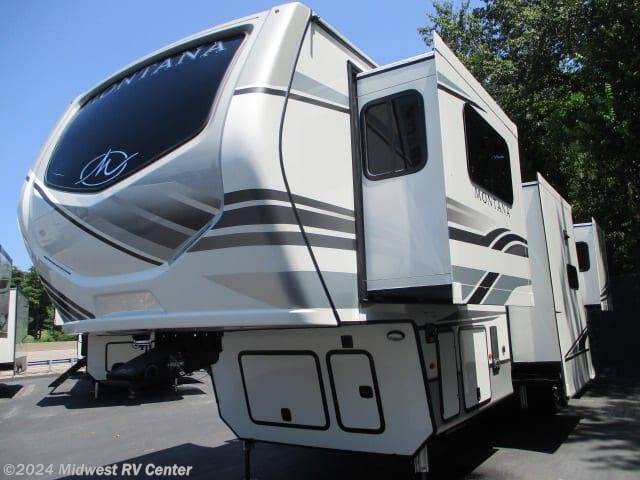 2024 Montana 3761FL by Keystone from Midwest RV Center in St Louis, Missouri