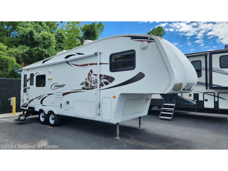 Used 2009 Keystone Cougar Lite 26RLS available in St Louis, Missouri