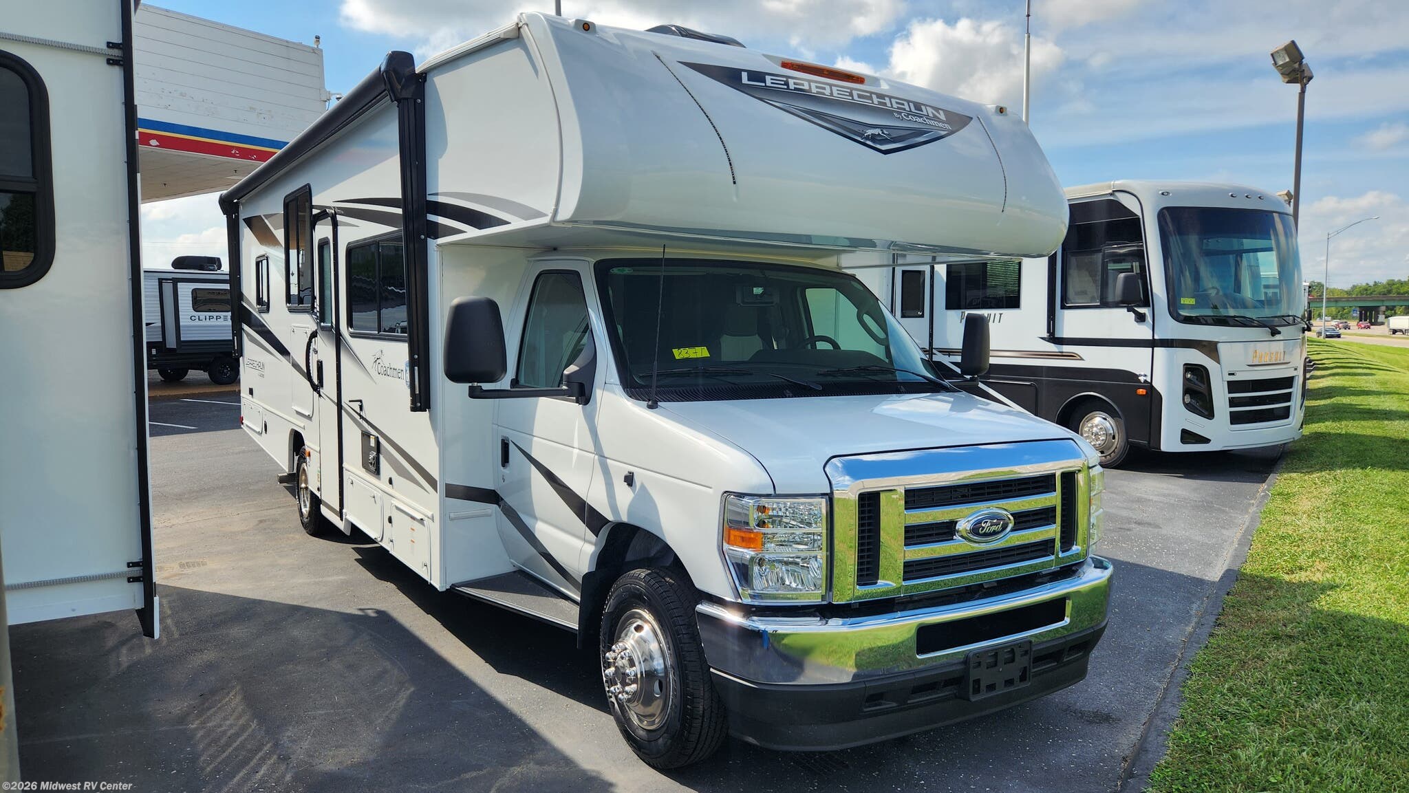 2025 Coachmen Leprechaun 298KB RV for Sale in St Louis, MO 63129 | 8371 ...