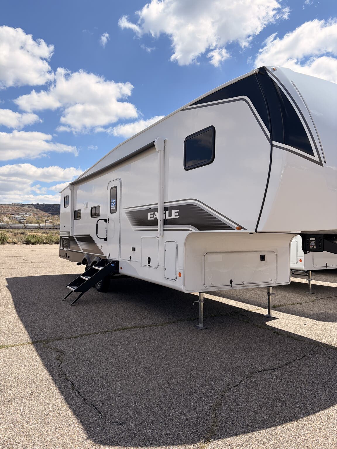 2026 Jayco Eagle SLE 28BHU - New Fifth Wheel For Sale by First Choice RVs in Rock Springs, Wyoming features Skylight, Oven, Detachable, Furnace, Microwave