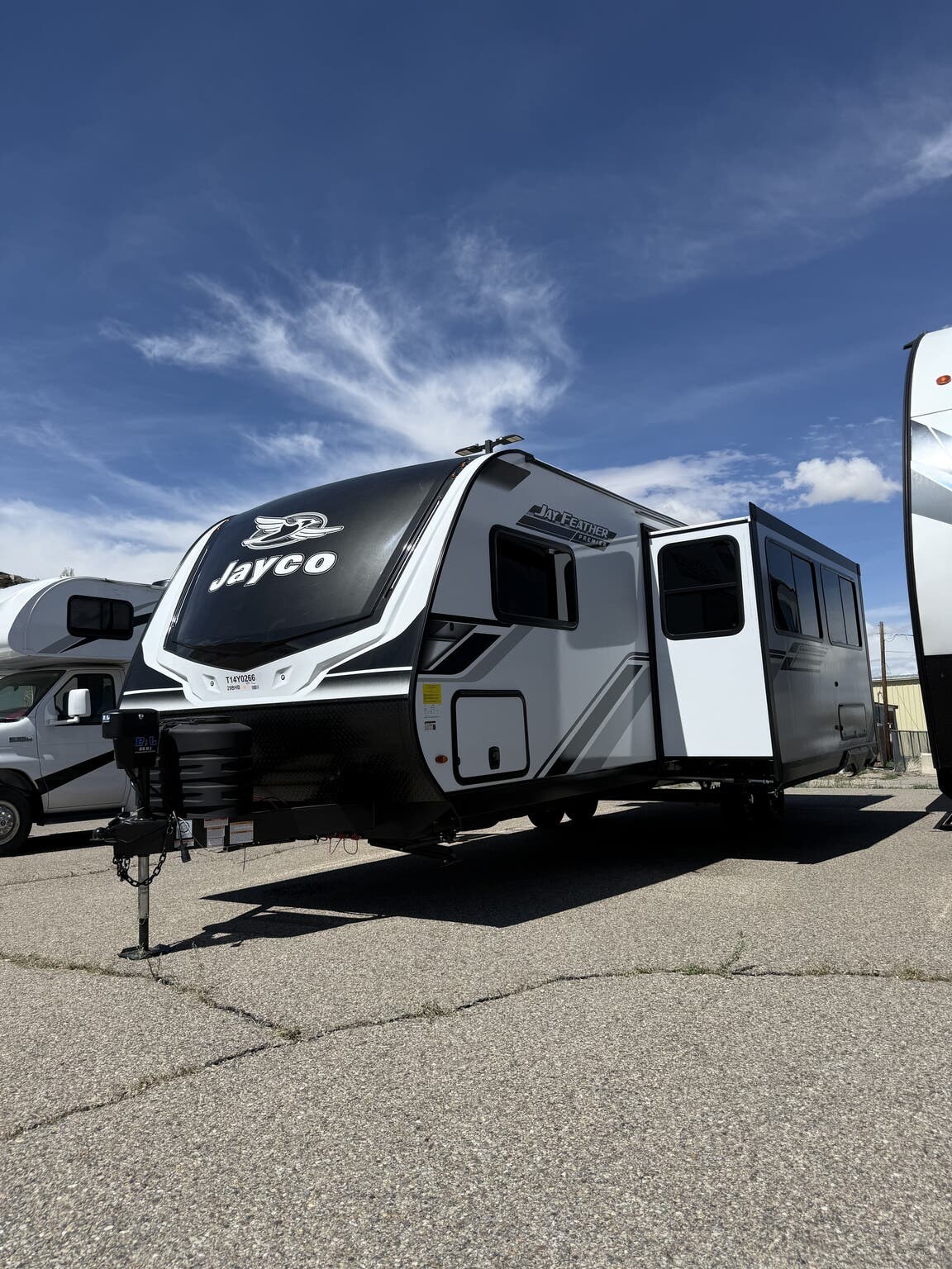 2026 Jayco Jay Feather 29BHB - New Travel Trailer For Sale by First Choice RVs in Rock Springs, Wyoming features Detachable, Stove Top Burner, Shower, Roof Vent, Refrigerator