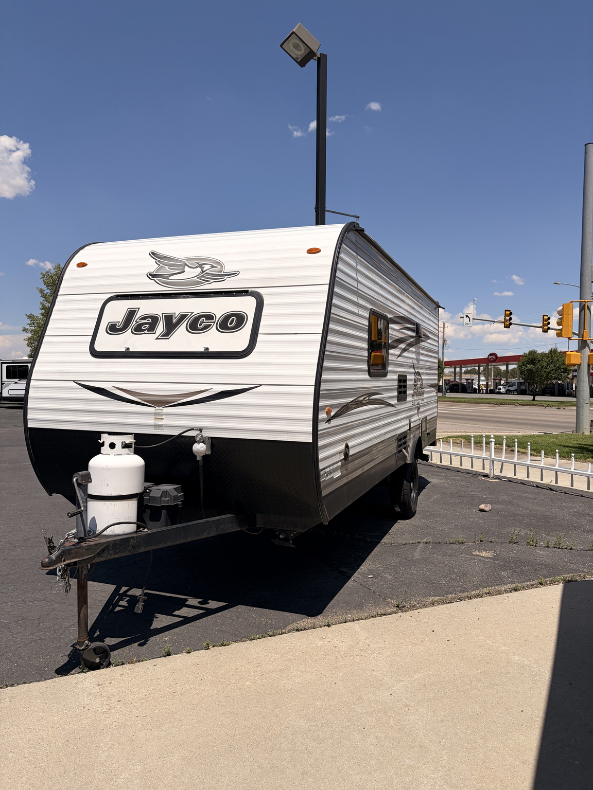 2018 Jayco Jay Flight SLX 7 195RB - Used Travel Trailer For Sale by First Choice RVs in Rock Springs, Wyoming features Power Awning, Oven, Shower, TV, Stabilizer Jacks