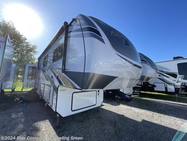 New 2022 Alliance RV Paradigm 390MP available in Bowling Green, Kentucky