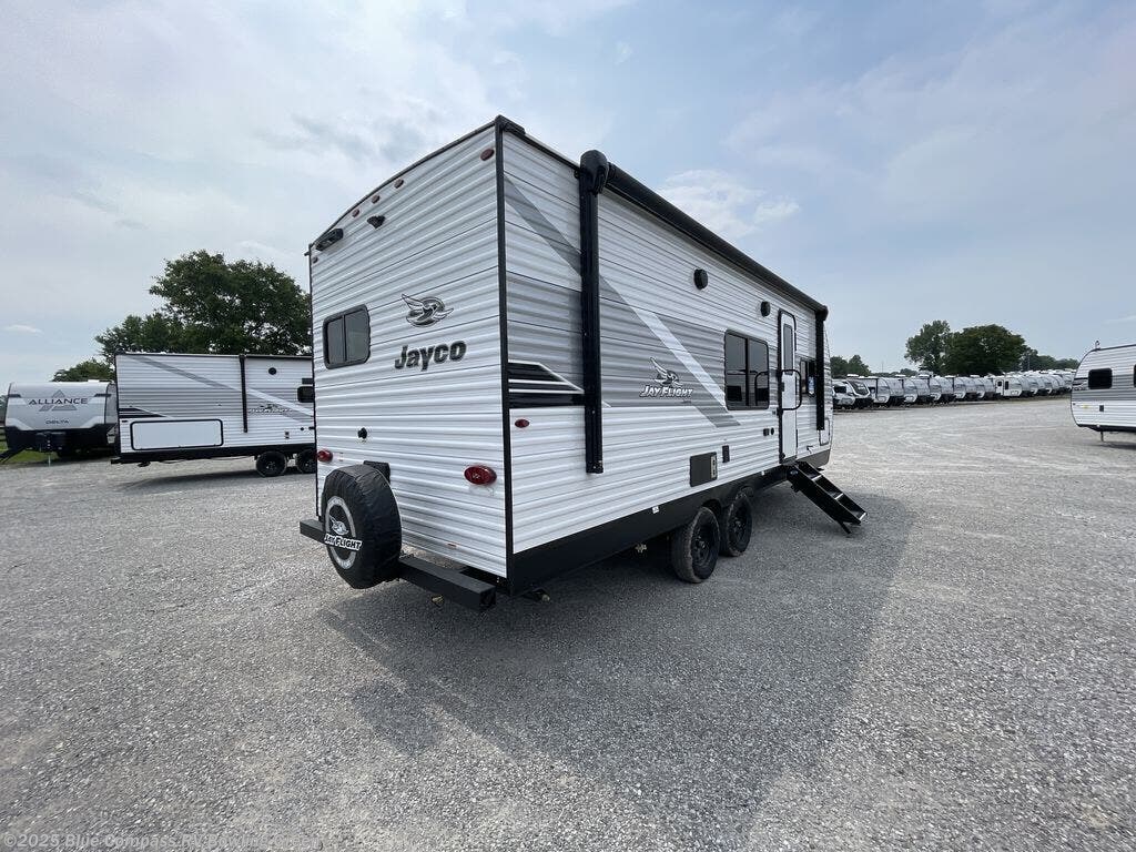 New 2026 Jayco Jay Flight SLX 225MLS available in Bowling Green, Kentucky
