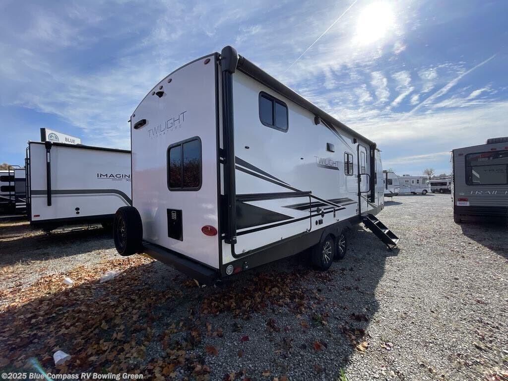 Used 2024 Cruiser RV Twilight Signature TWS-25BH available in Bowling Green, Kentucky