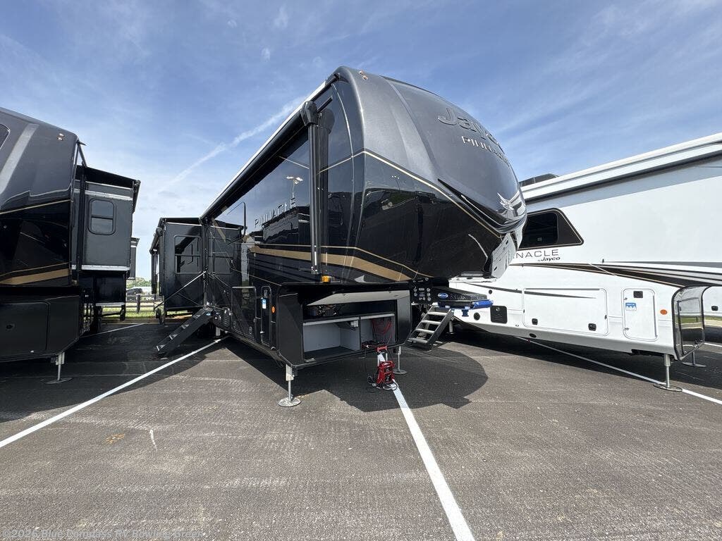 New 2026 Jayco Pinnacle 38FBRK available in Bowling Green, Kentucky