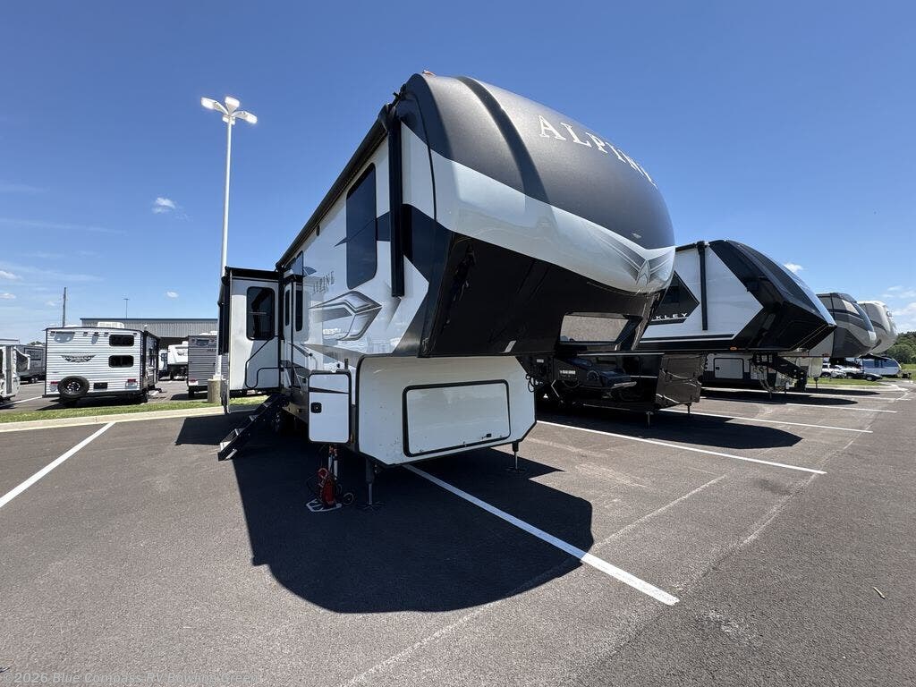 Used 2022 Keystone Avalanche 322RL available in Bowling Green, Kentucky