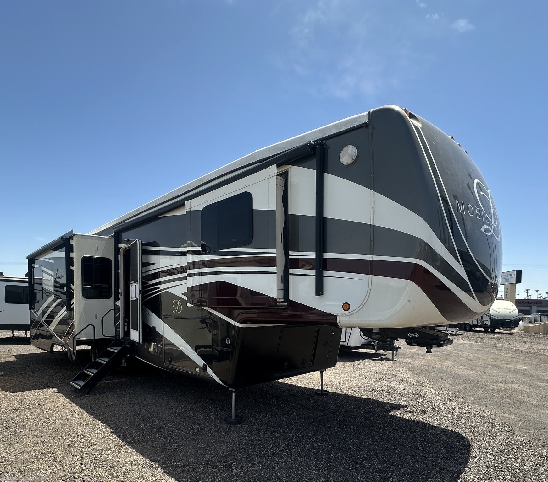 2018 DRV Mobile Suites 40KSSB4 - Used Fifth Wheel For Sale by Cassones RV in Mesa, Arizona