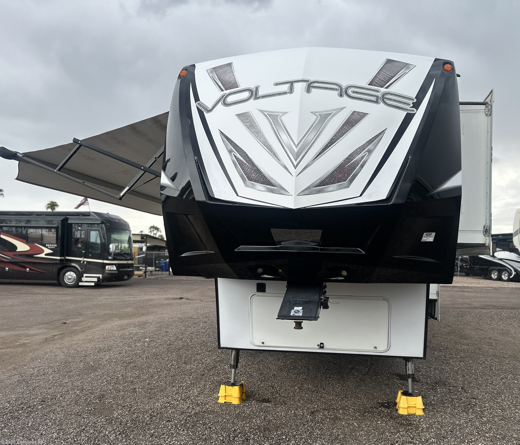 2017 Voltage M-4105 by Dutchmen from Cassones RV in Mesa, Arizona