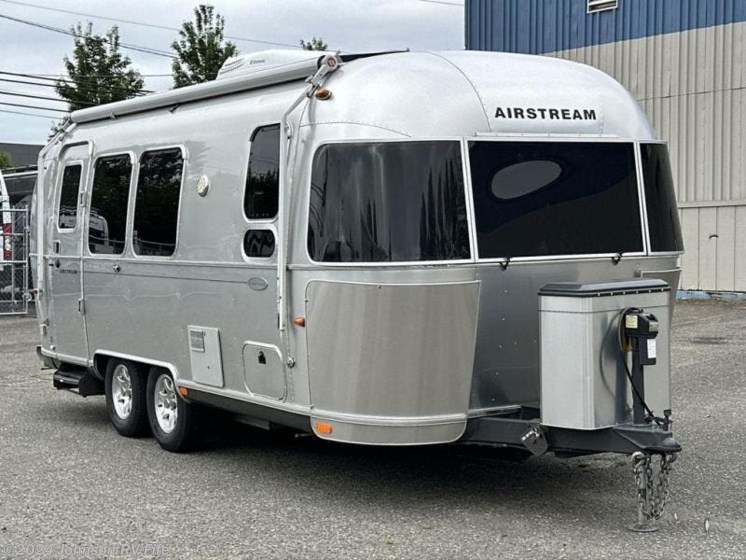 Used 2014 Airstream Flying Cloud 23FB available in Fife, Washington