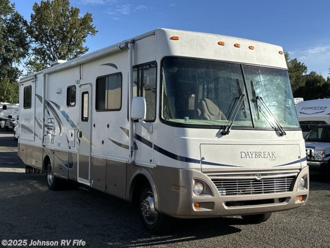 2005 Damon Daybreak 3272F - Used Class A For Sale by Johnson RV Fife in Fife, Washington