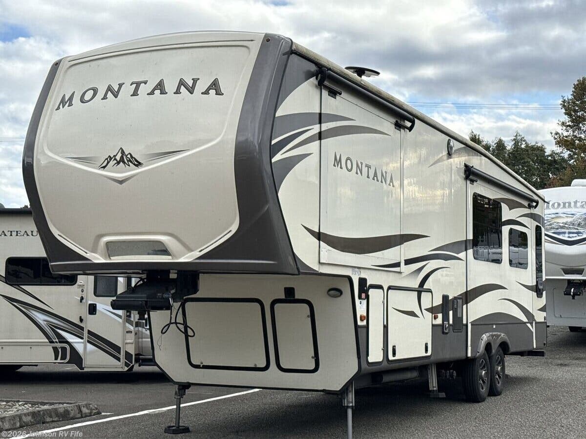 Used 2018 Keystone Montana 3160RL available in Fife, Washington