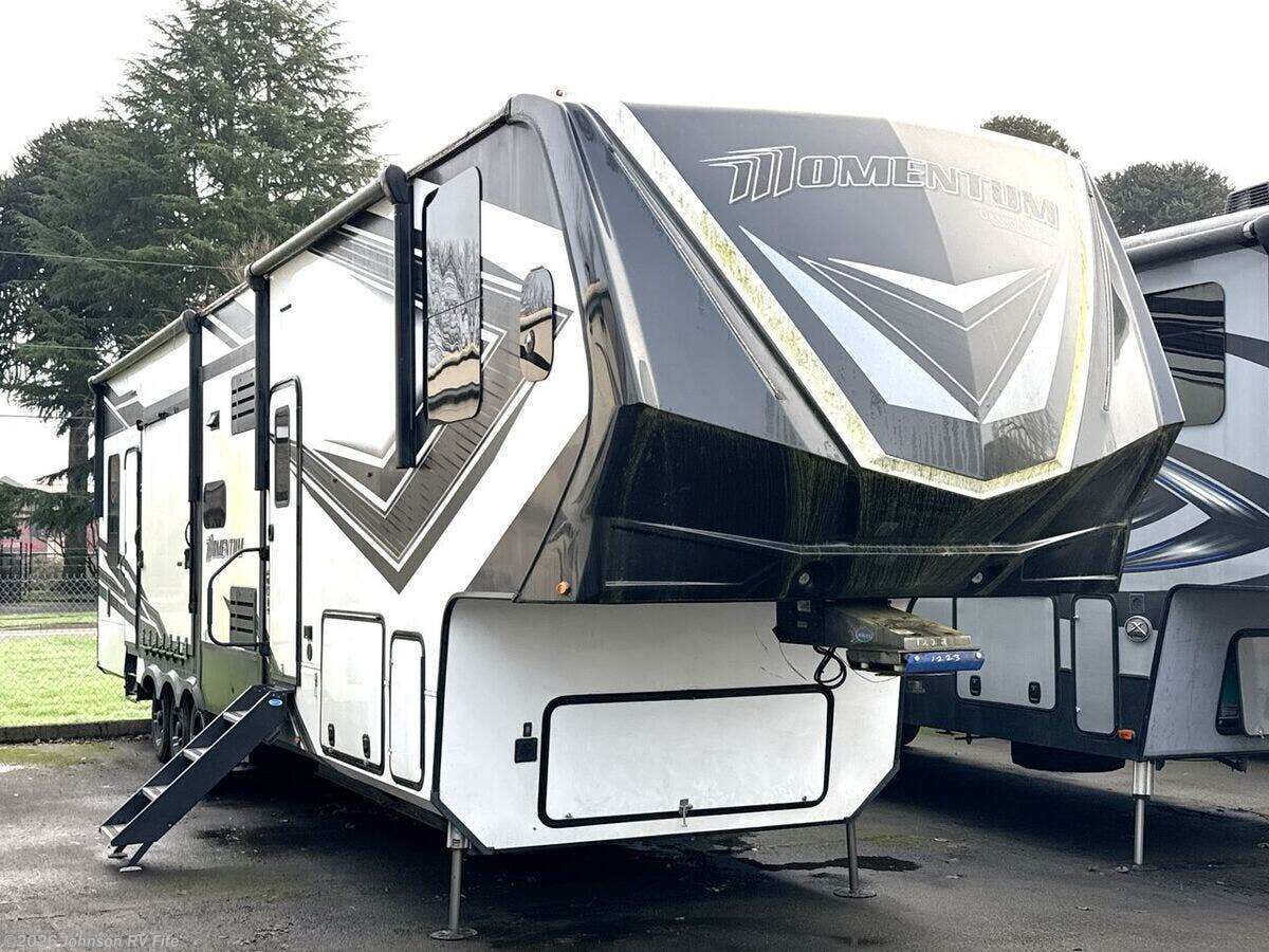 2022 Grand Design Momentum 399TH - Used Fifth Wheel For Sale by Johnson RV Fife in Fife, Washington