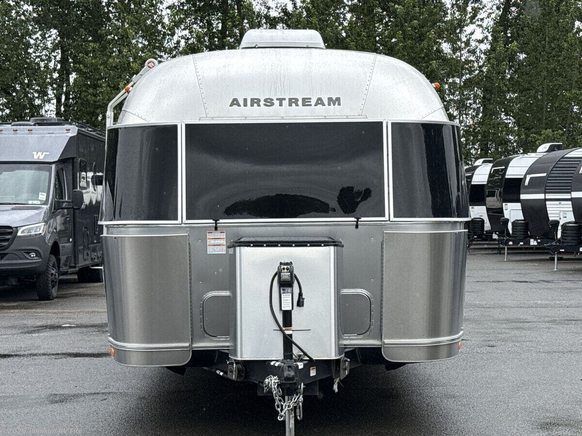 2022 Flying Cloud 27FB Twin by Airstream from Johnson RV Fife in Fife, Washington