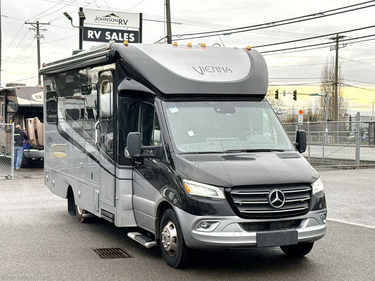 2023 VIENNA 25TBN by Renegade from Johnson RV Fife in Fife, Washington