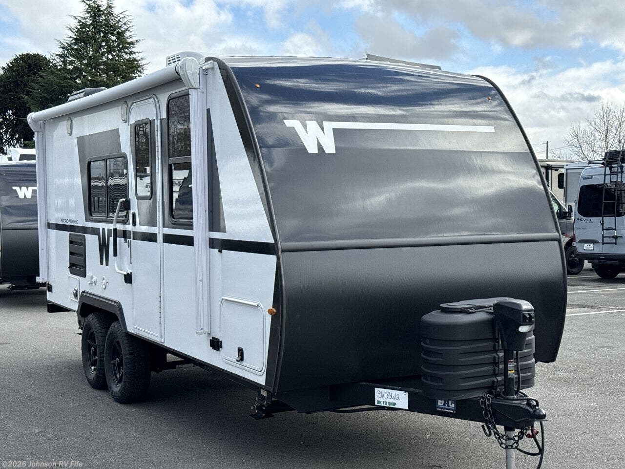 2026 Winnebago Micro Minnie 2108FBS - New Travel Trailer For Sale by Johnson RV Fife in Fife, Washington