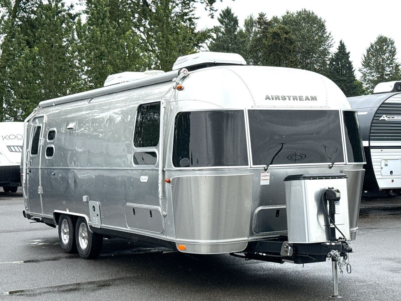 2022 Airstream Flying Cloud 27FBT - Used Travel Trailer For Sale by Johnson RV Fife in Fife, Washington