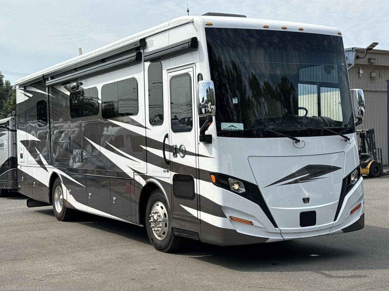 2024 Allegro Red 33AA by Tiffin from Johnson RV Fife in Fife, Washington