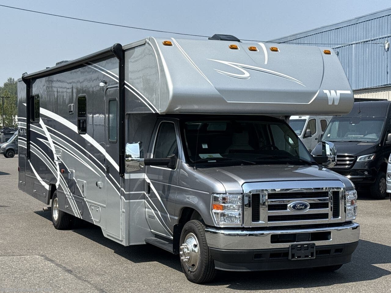 2025 Winnebago Spirit 31K - Used Class C For Sale by Johnson RV Fife in Fife, Washington