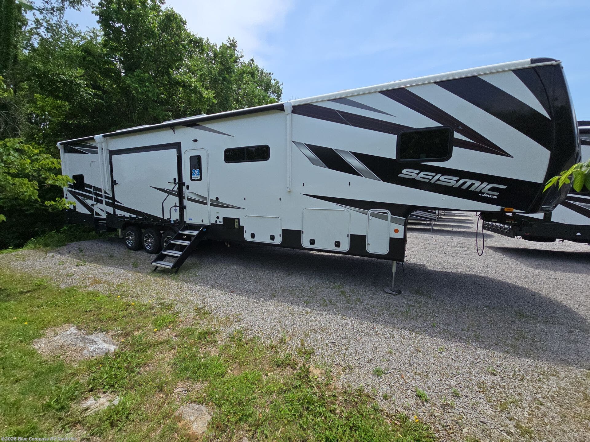 New 2025 Jayco Seismic 413 available in Lebanon, Tennessee