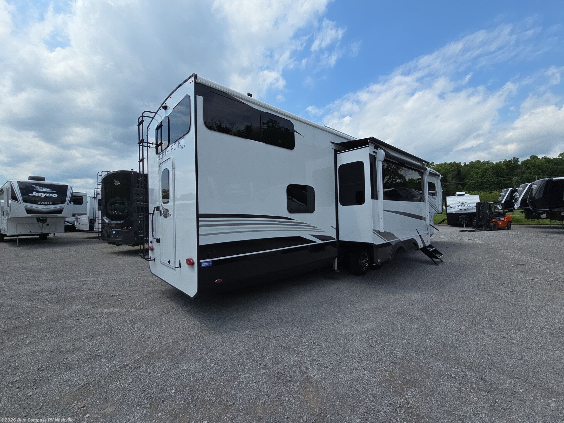 2025 North Point 390CKDS by Jayco from Blue Compass RV Nashville in Lebanon, Tennessee