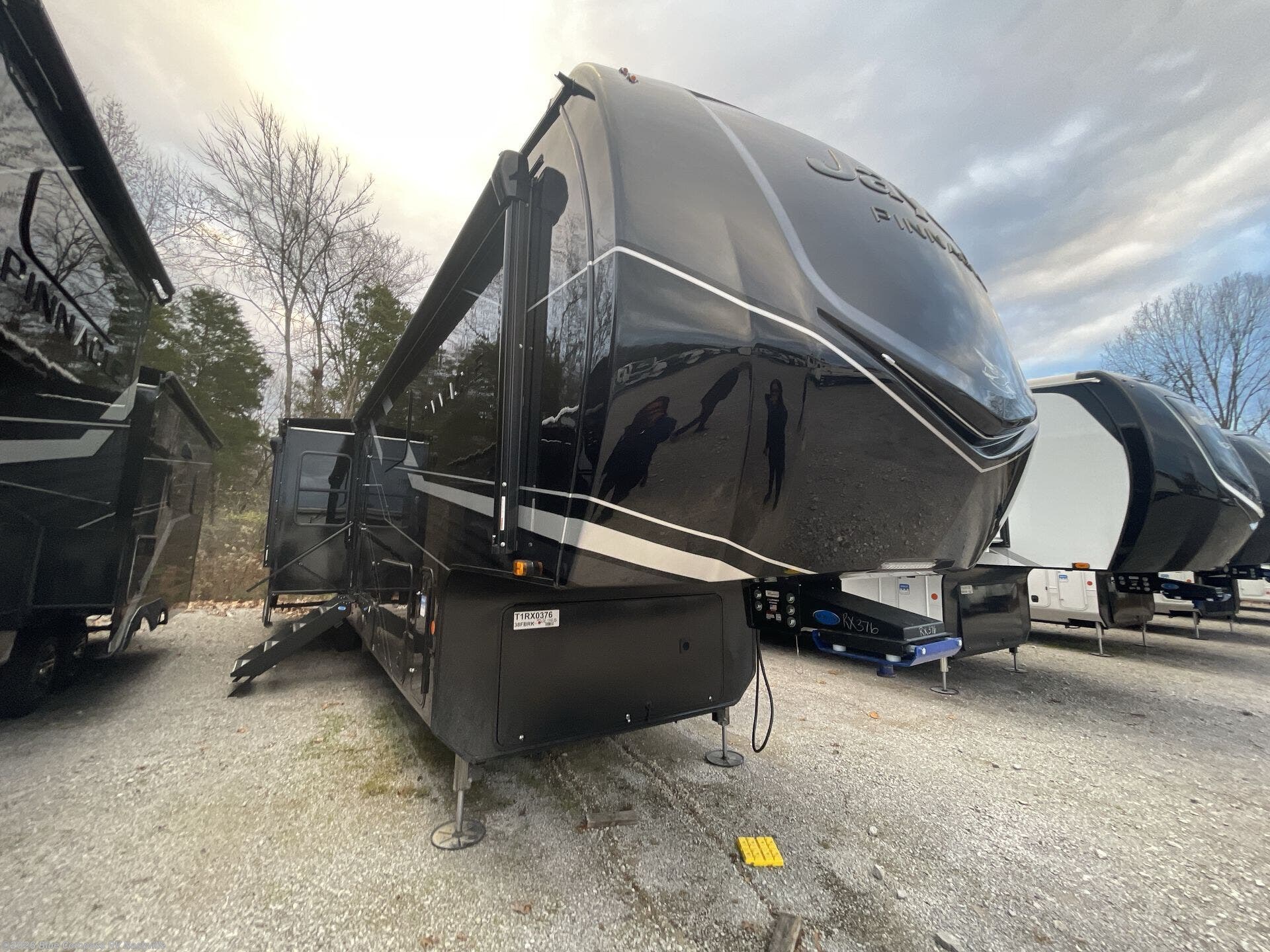 2026 Pinnacle 38FBRK by Jayco from Blue Compass RV Nashville in Lebanon, Tennessee