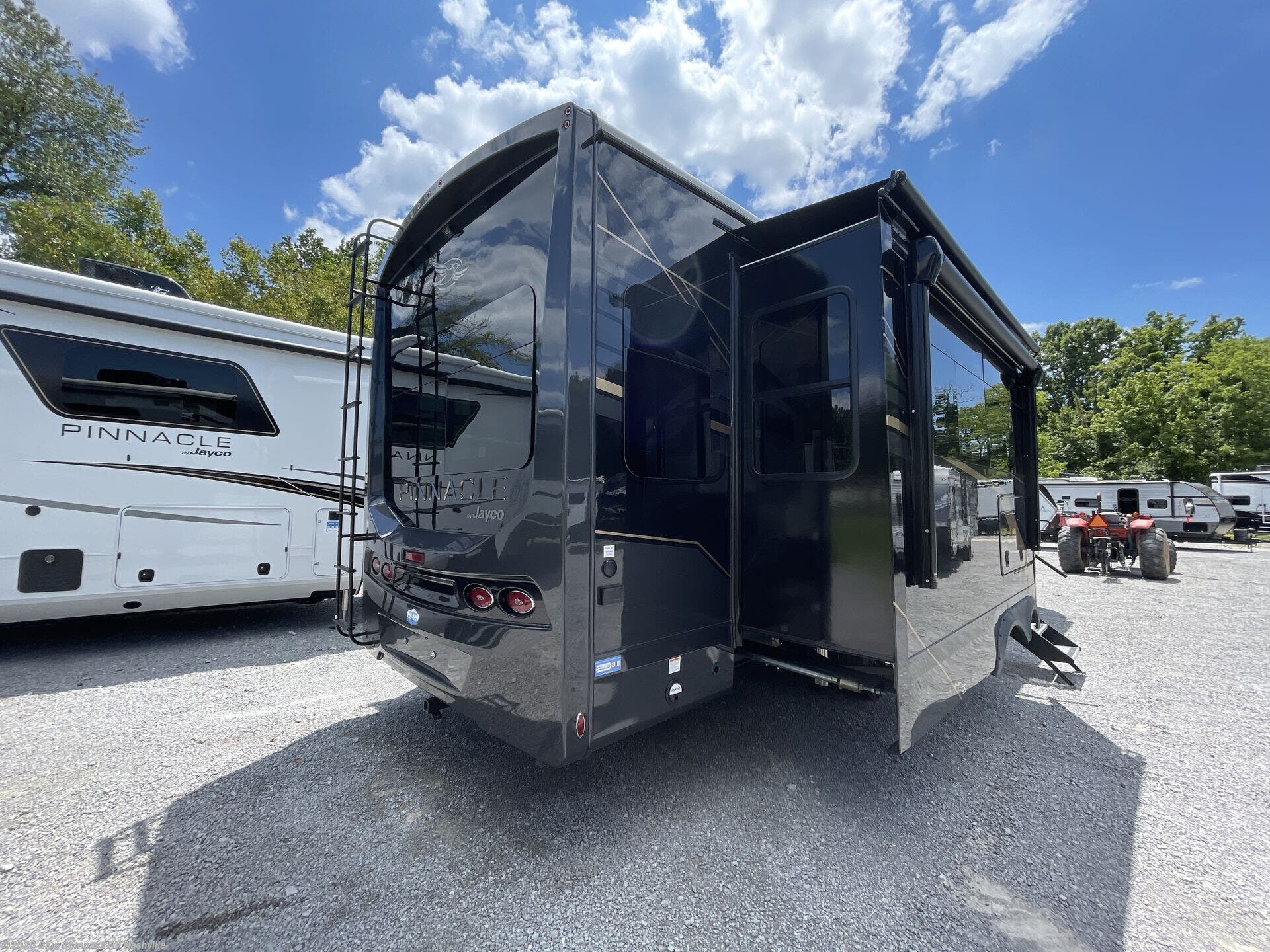 New 2026 Jayco Pinnacle 32RLTS available in Lebanon, Tennessee