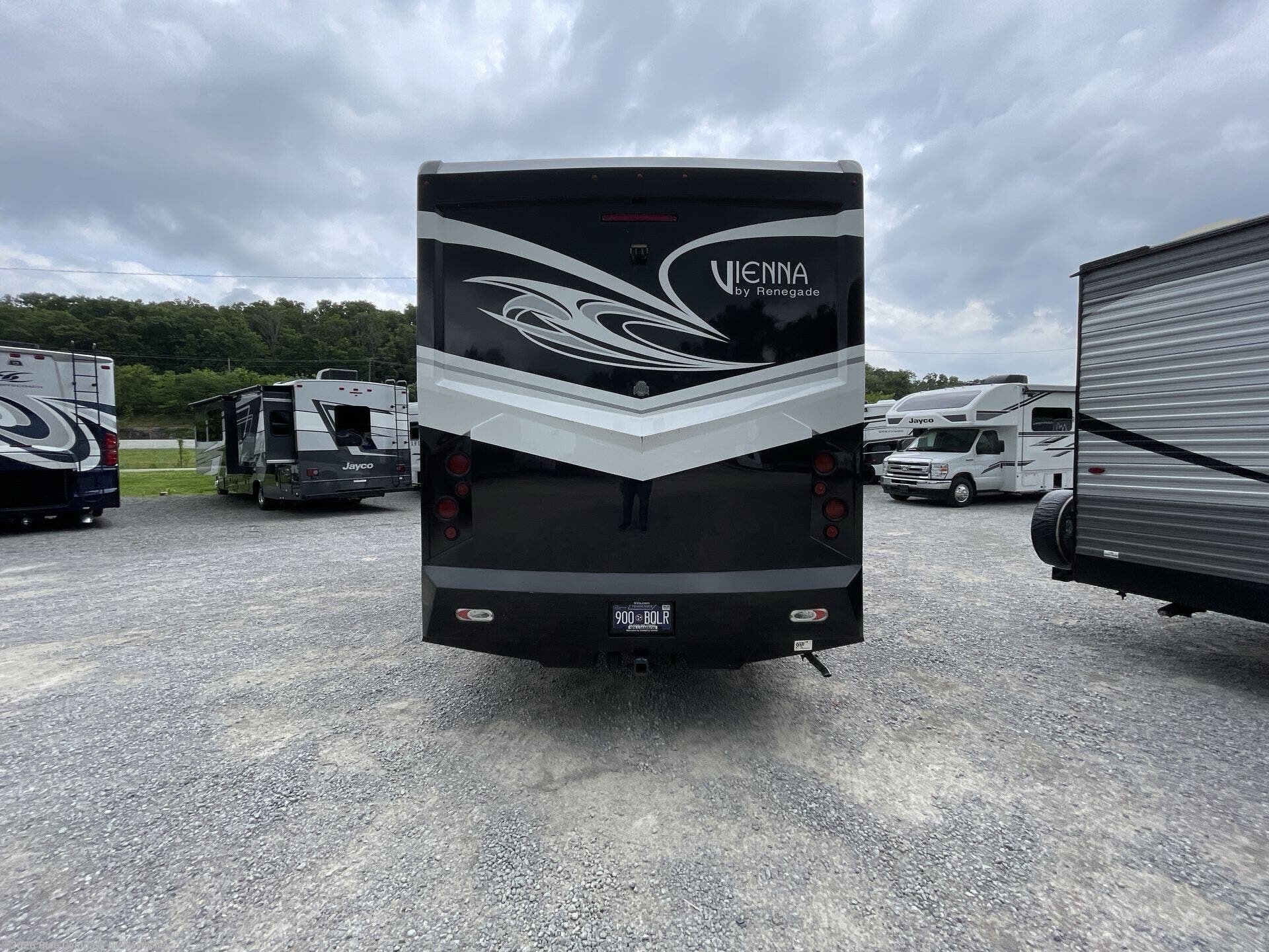 2018 Renegade RV Vienna 25VRMC - Used Class C For Sale by Blue Compass RV Nashville in Lebanon, Tennessee