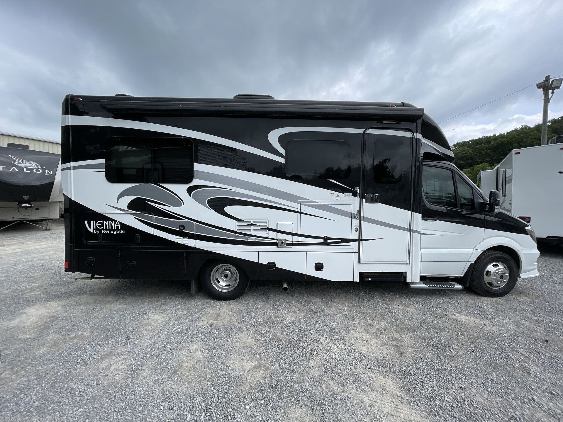 Used 2018 Renegade RV Vienna 25VRMC available in Lebanon, Tennessee