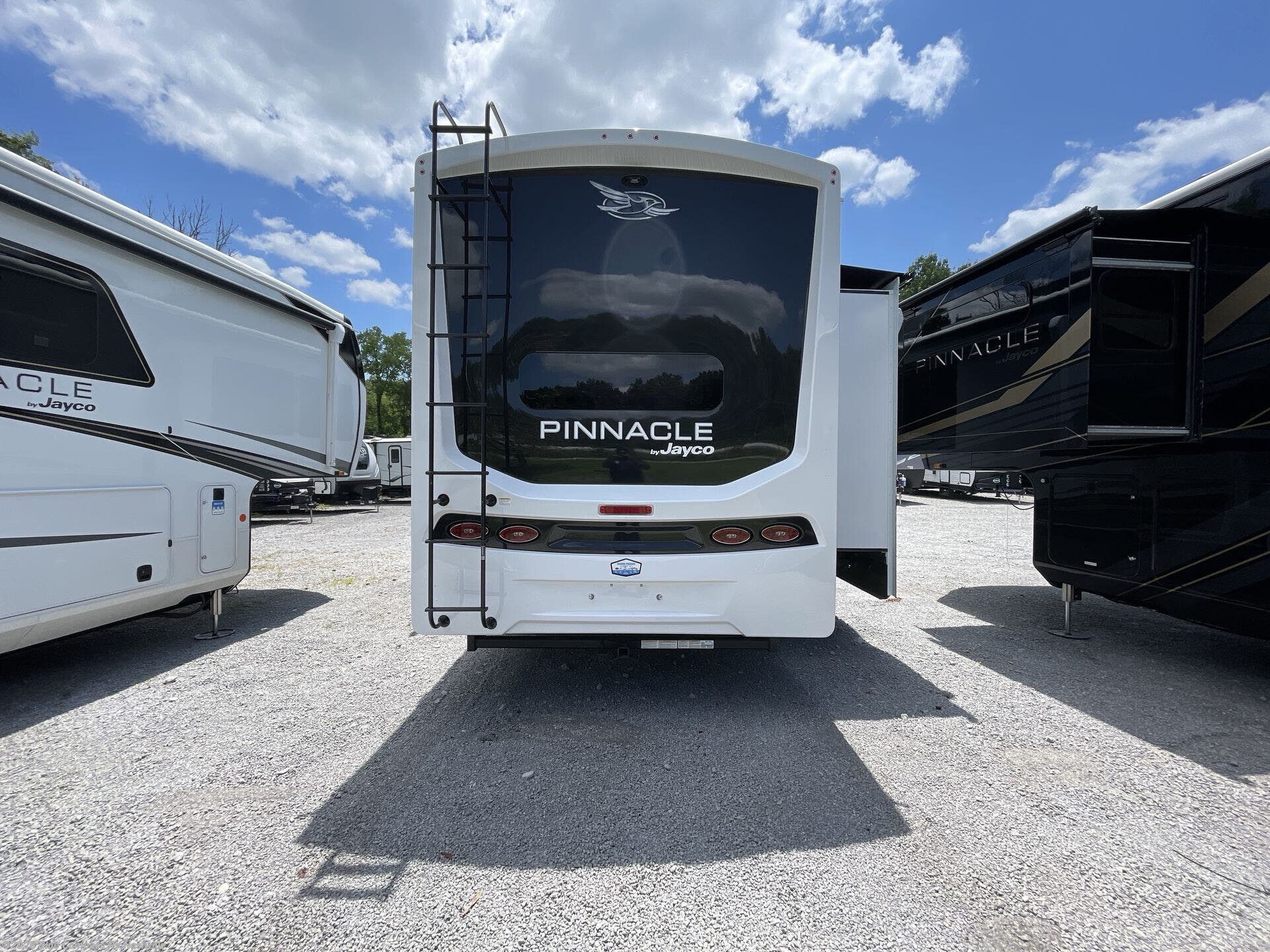 2027 Pinnacle 38FBRK by Jayco from Blue Compass RV Nashville in Lebanon, Tennessee