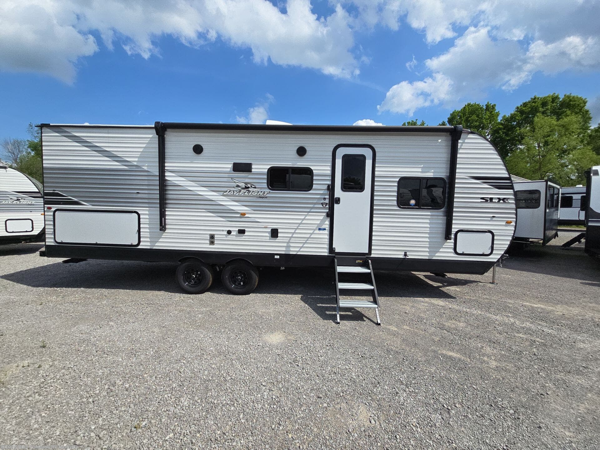 Used 2025 Jayco Jay Flight SLX 261BHS available in Lebanon, Tennessee