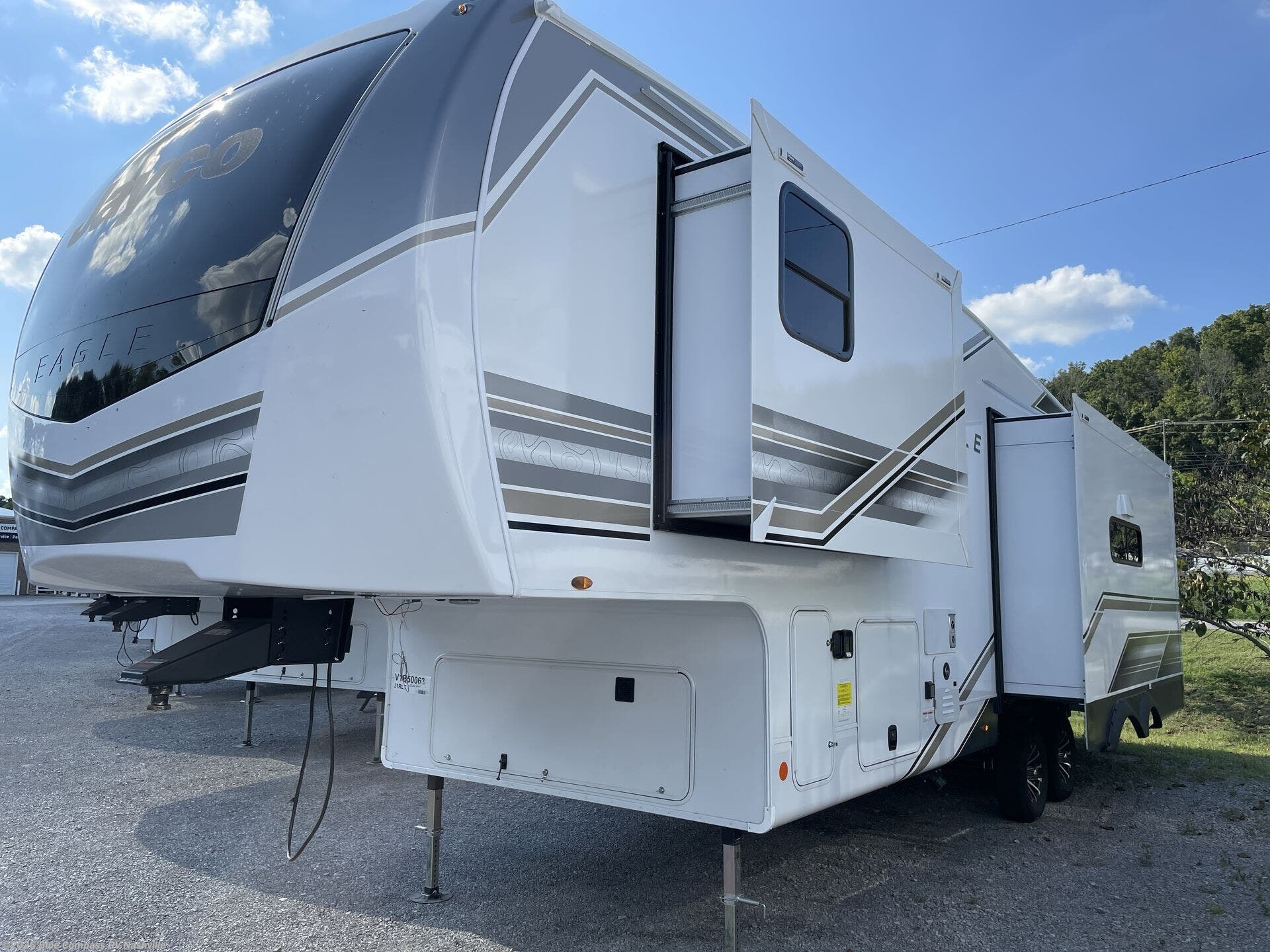 New 2027 Jayco Eagle 31RLT available in Lebanon, Tennessee