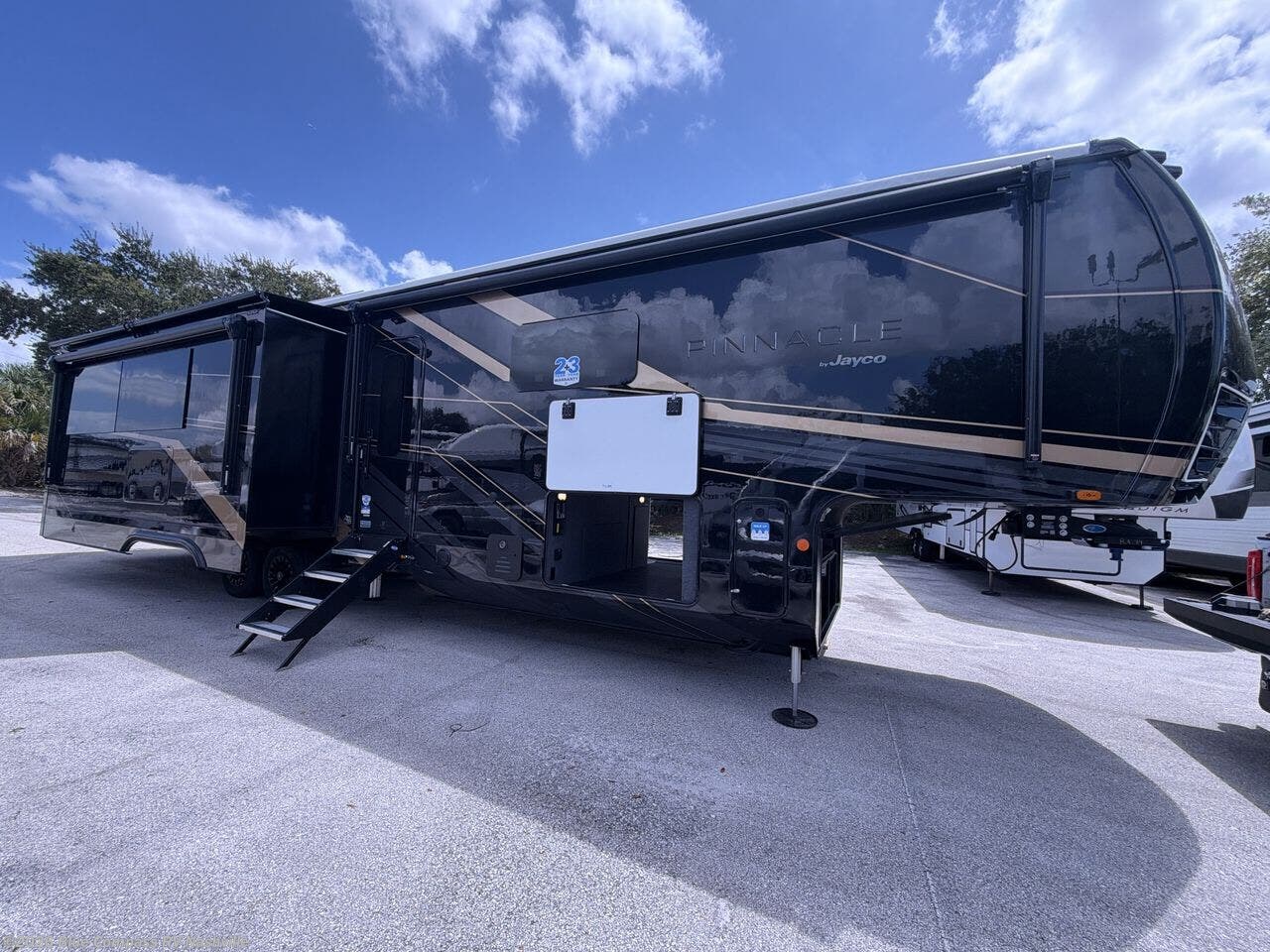 2027 Pinnacle 39FBRL by Jayco from Blue Compass RV Nashville in Lebanon, Tennessee