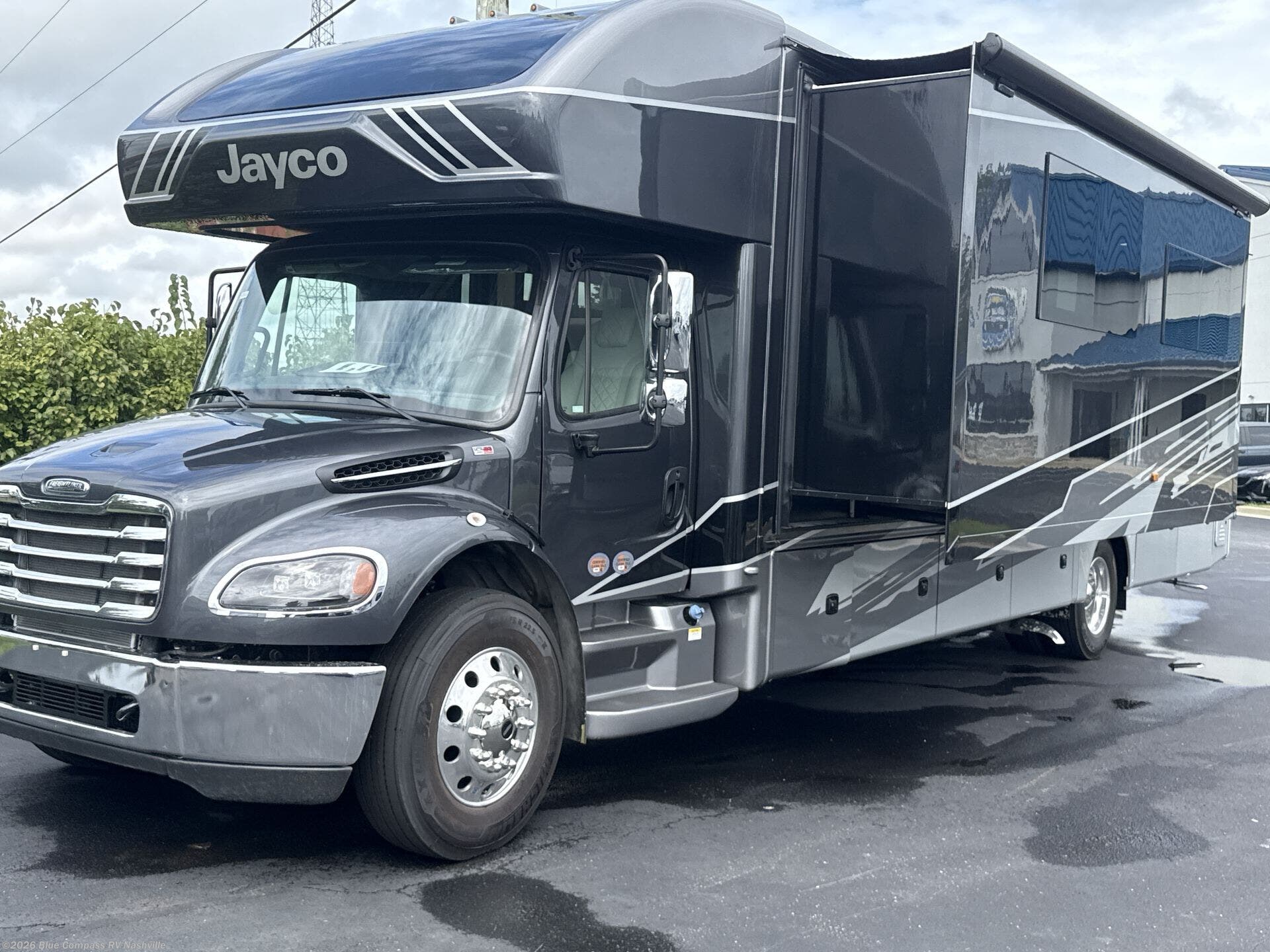 New 2027 Jayco Seneca 37K available in Lebanon, Tennessee