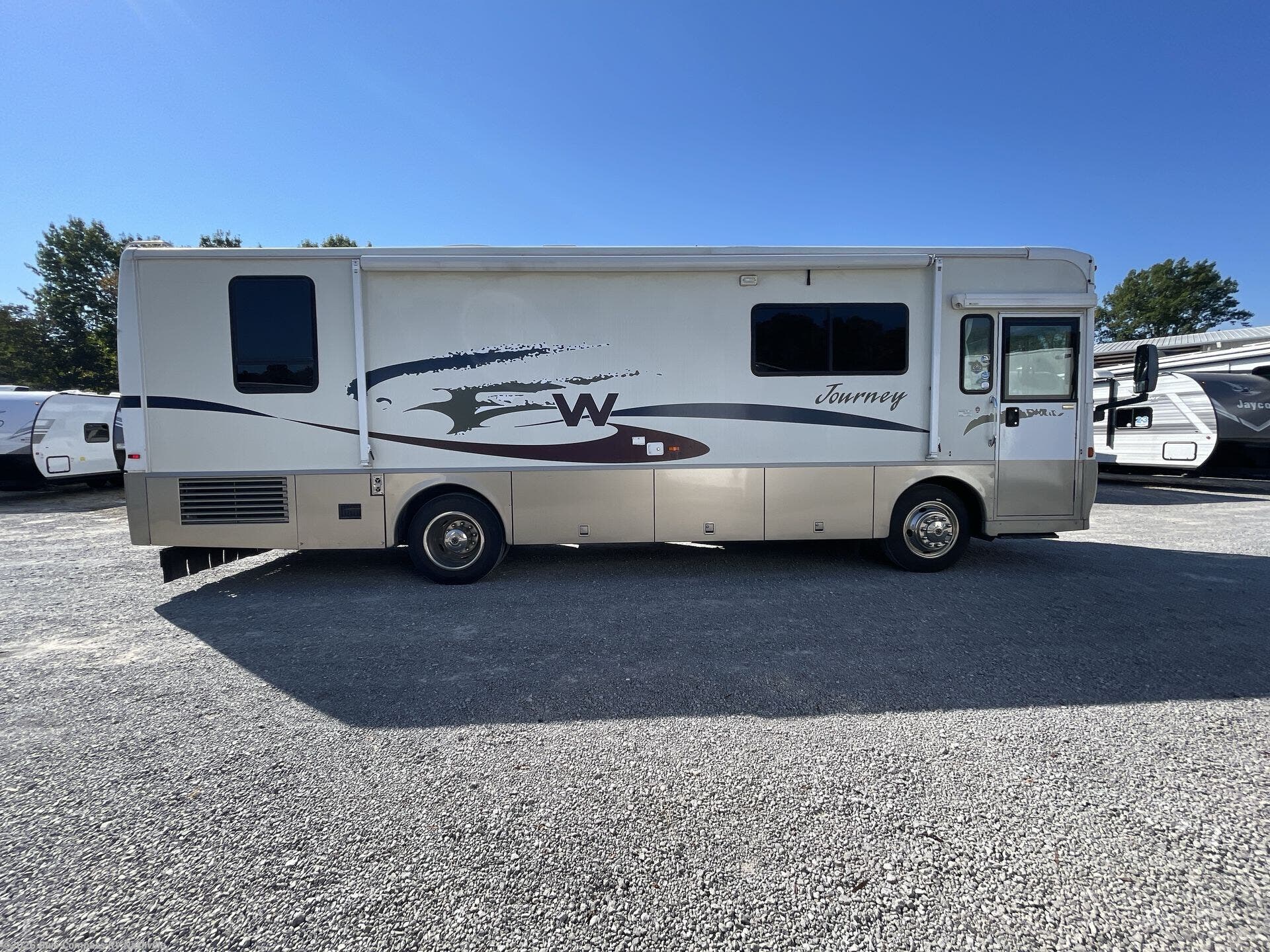 Used 2002 Winnebago Journey 32 T available in Lebanon, Tennessee